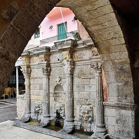 Old Town Studio's * ريثيمنو